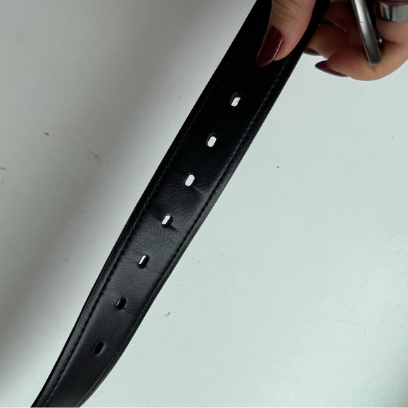 Levi's Black Leather Belt with Silver Buckle - Picture 4 of 4